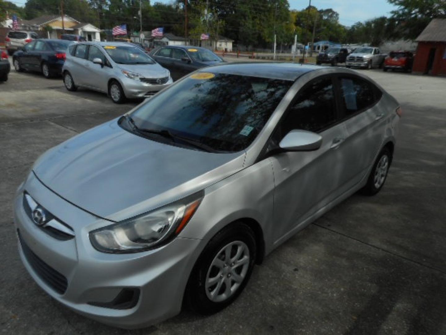 2014 SILVER HYUNDAI ACCENT GLS (KMHCT4AE3EU) , located at 1200 Cassat Avenue, Jacksonville, FL, 32205, (904) 695-1885, 30.302404, -81.731033 - Photo#1